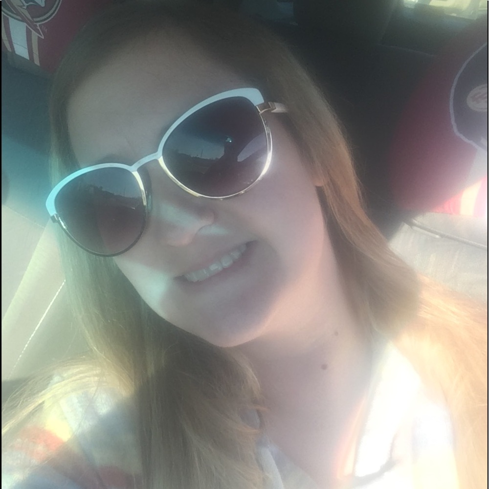 Meet your Posher, Brooke